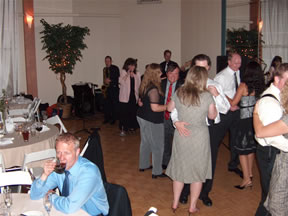 Maia Santell plays wedding receptions!